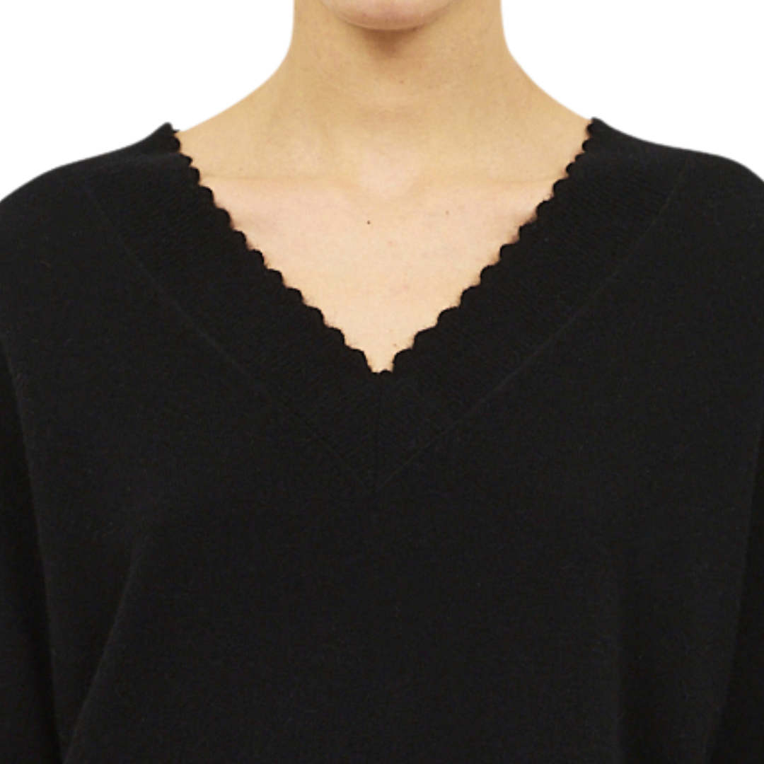 Mona V-Neck Cashmere Pullover in Noir