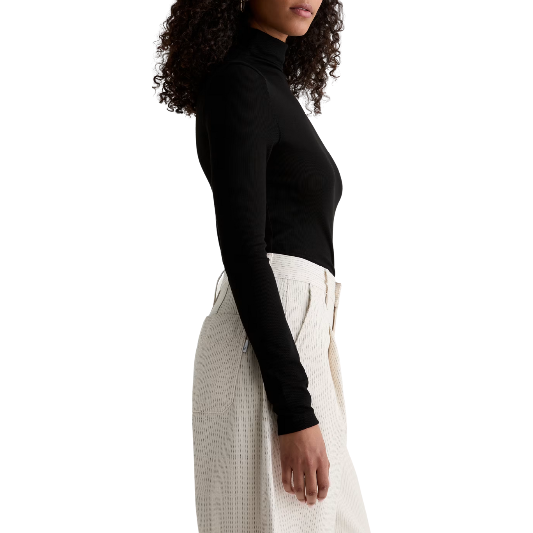 Chels Turtleneck in Super Black