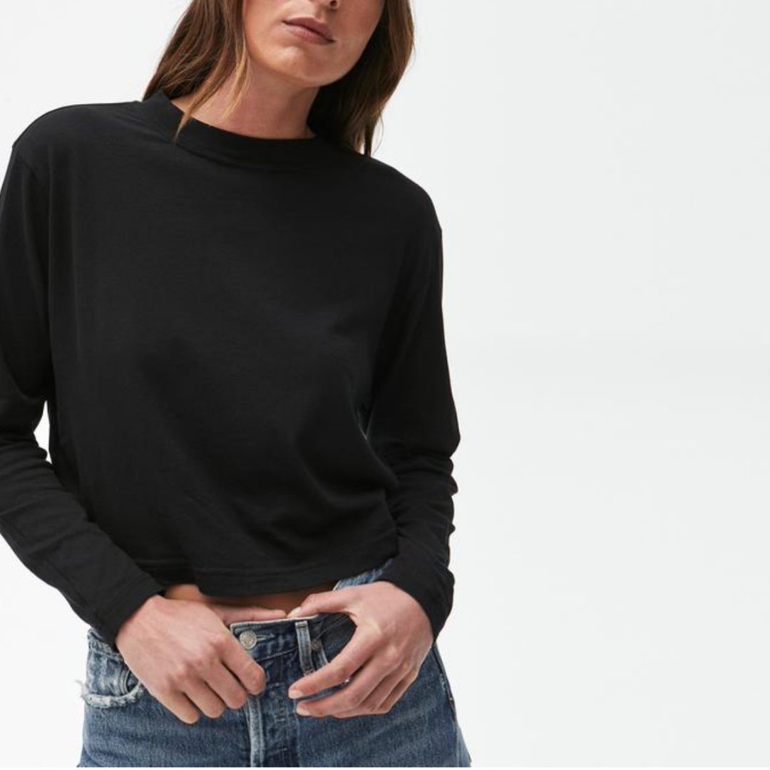 Mac Cropped Long Sleeve T-Shirt in Black