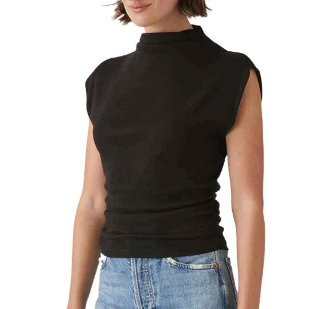 Amara Ribbed Power Shoulder Tee in Black