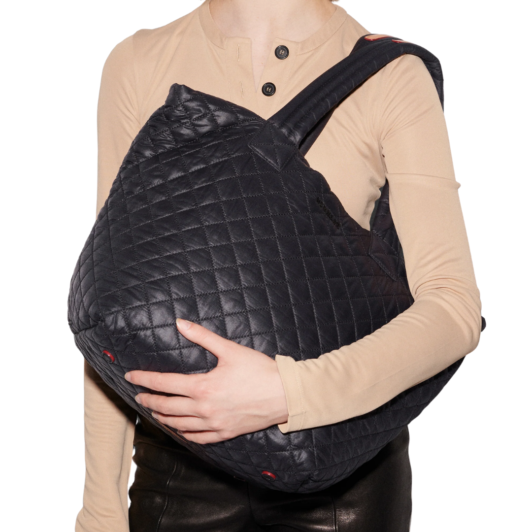 Medium Metro Tote Deluxe in Black