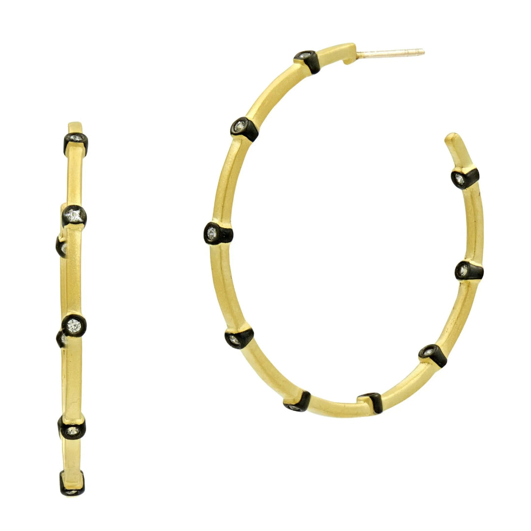 Your Go-To Bezel Hoop in Gold & Black