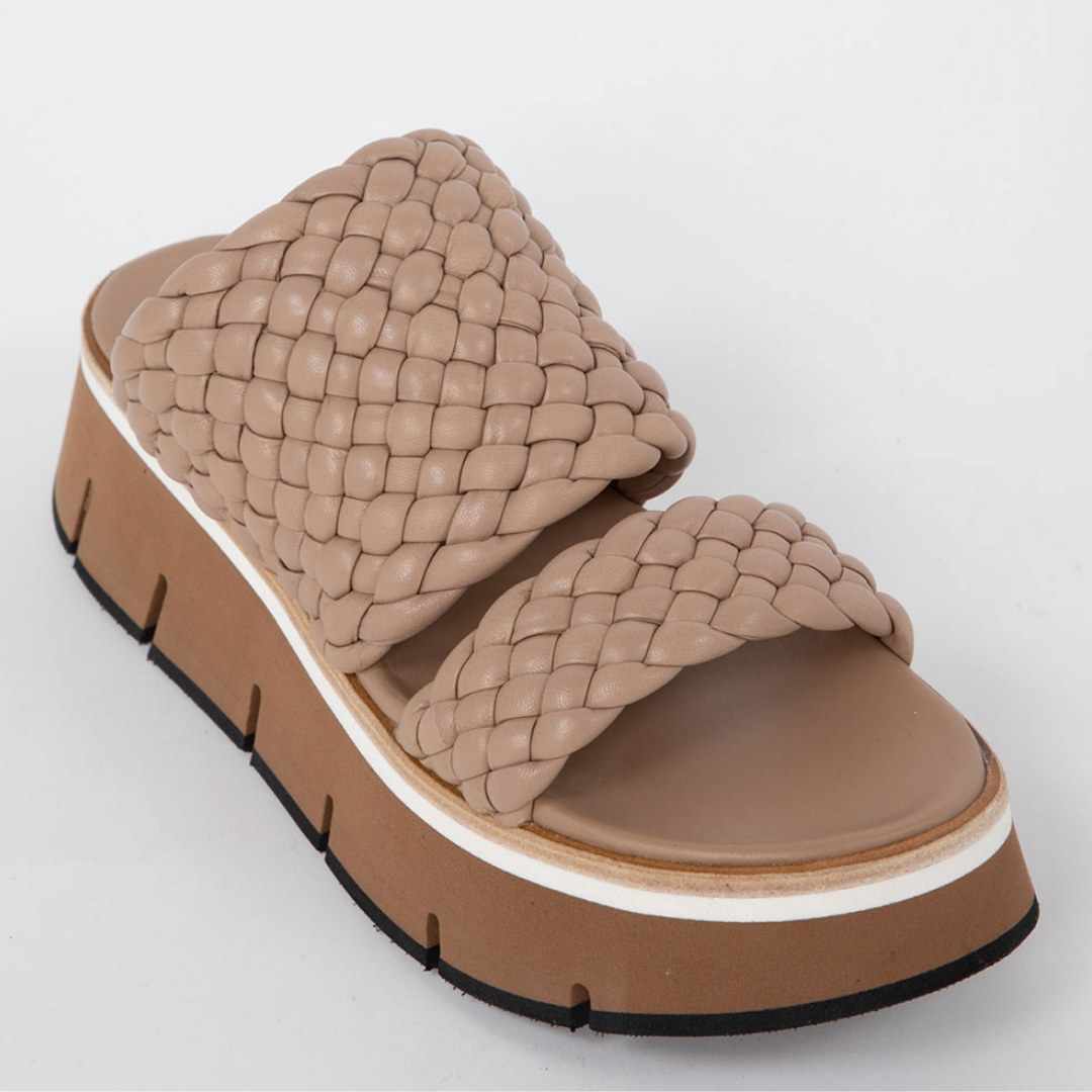 Duyba Woven Platform Slide Sandal in Trenza Brown