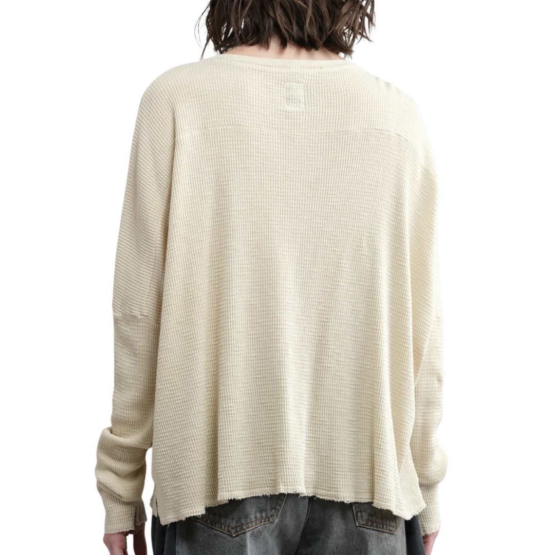 Abbot Slim Sleeve Henley in Pigment Flour