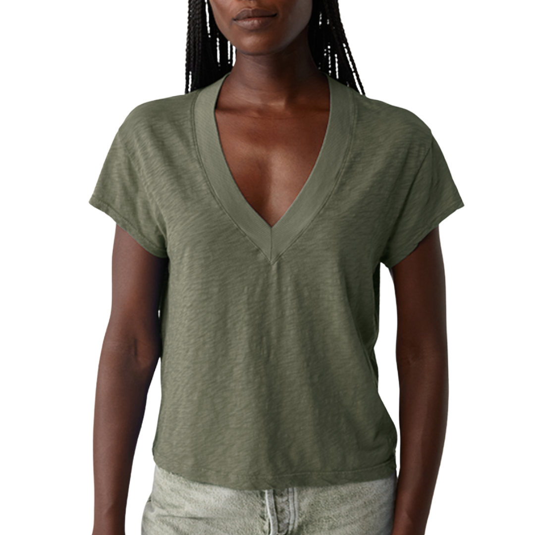 Harlan Cropped V-Neck Tee in Olive