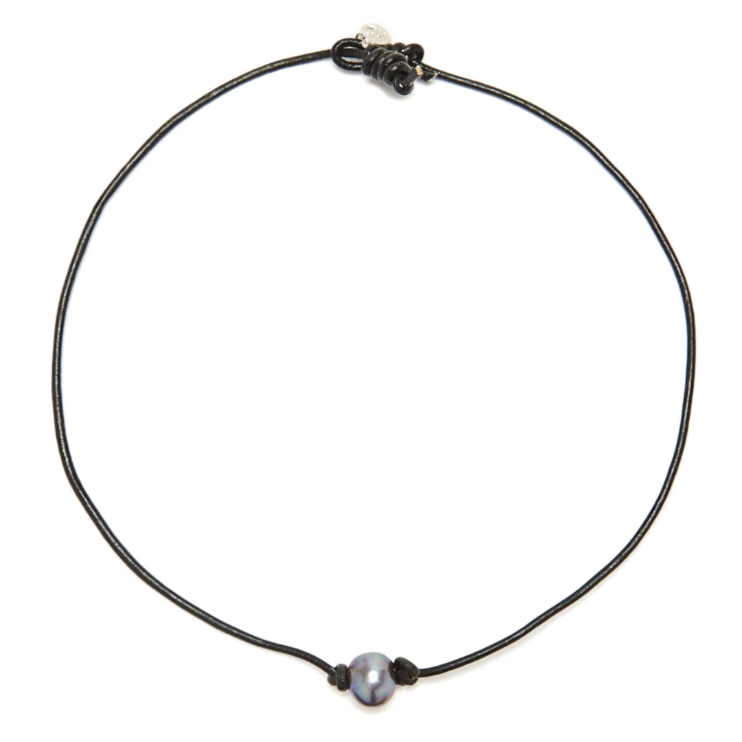 Victoria Single Pearl Necklace in Black/Grey